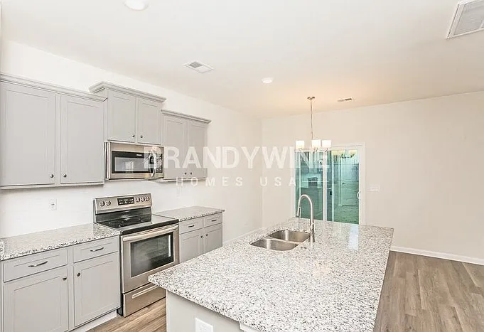 309 Redmoss Dr — Photo 9