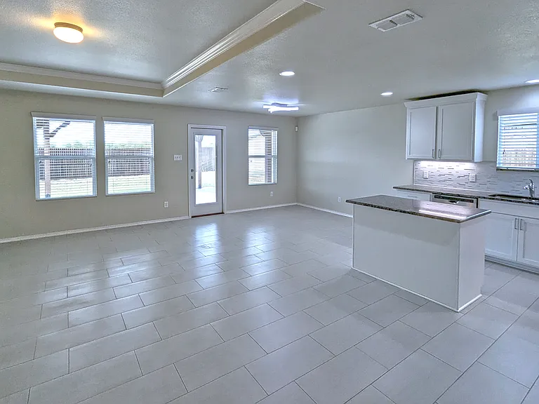 704 Rivers Creek Ln — Photo 8