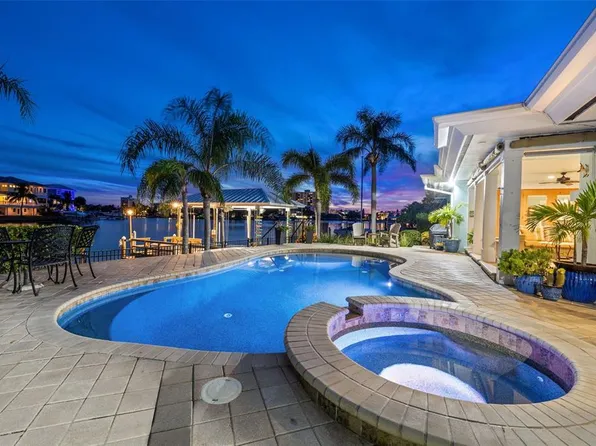 461 Palm Is SE, Clearwater, FL 33767