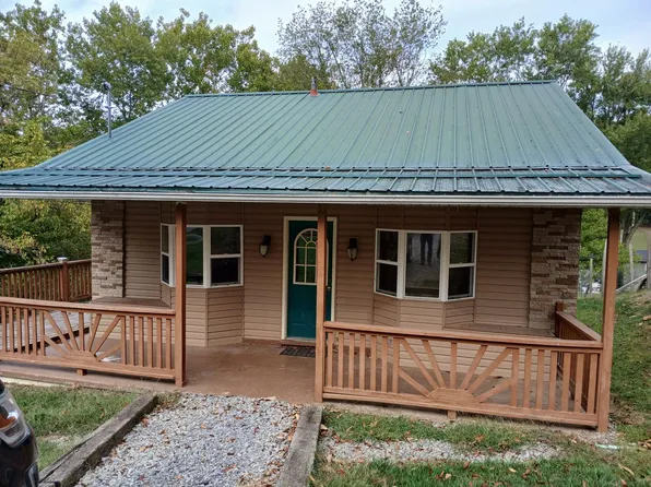 805 Mineral Rd, Glenville, WV 26351