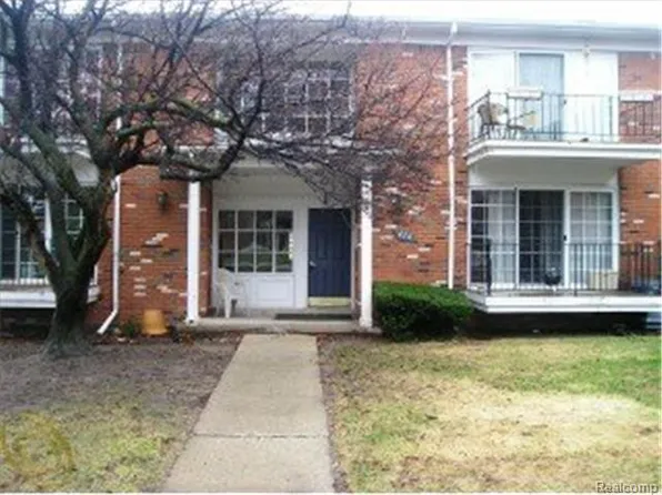 426 Fox Hills Dr N #5, Bloomfield Hills, MI 48304