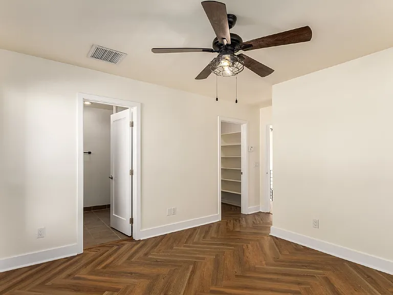 1300 W 5th St #1005 — Photo 12