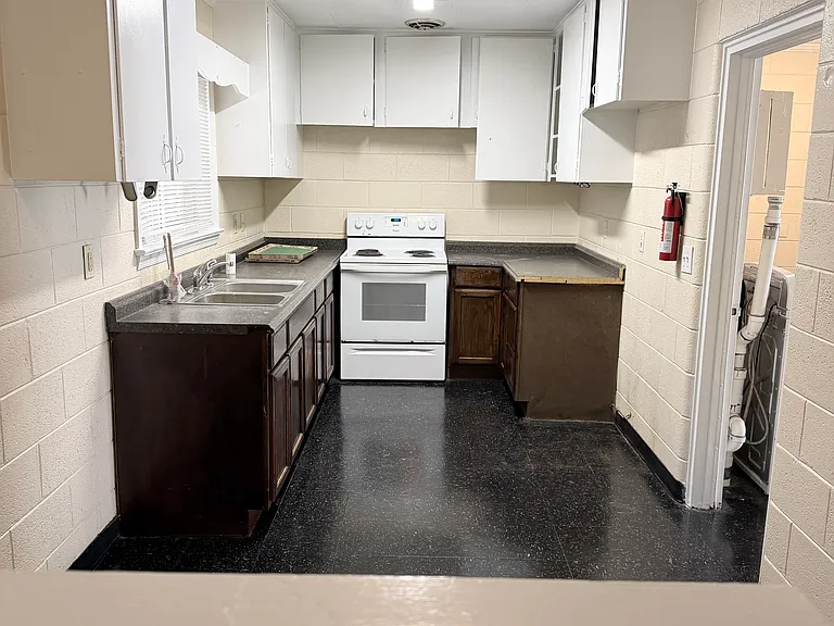 922 W Chatham St #B — Photo 2