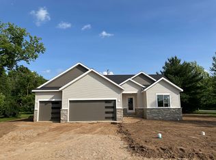 102 Nicole Dr, Brooklyn, MI 49230