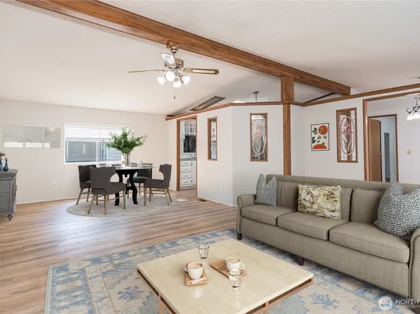 579 NW Silver Glen Lane, Bremerton, WA 98311