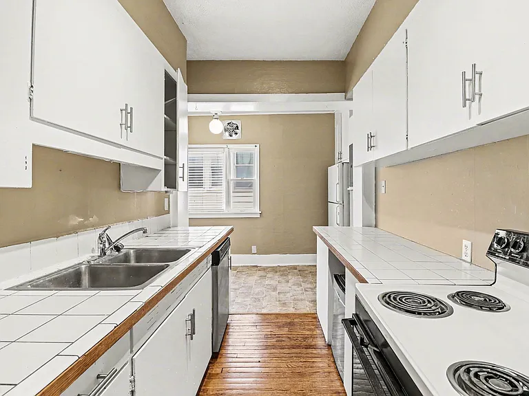 204 S 48th St — Photo 5