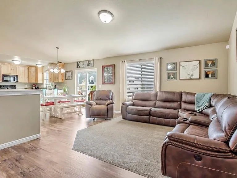 2254 S Baxter Dr — Photo 3