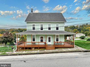 3 W High St, Windsor, PA 17366