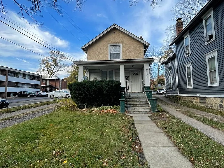 211 Ballard St — Photo 17