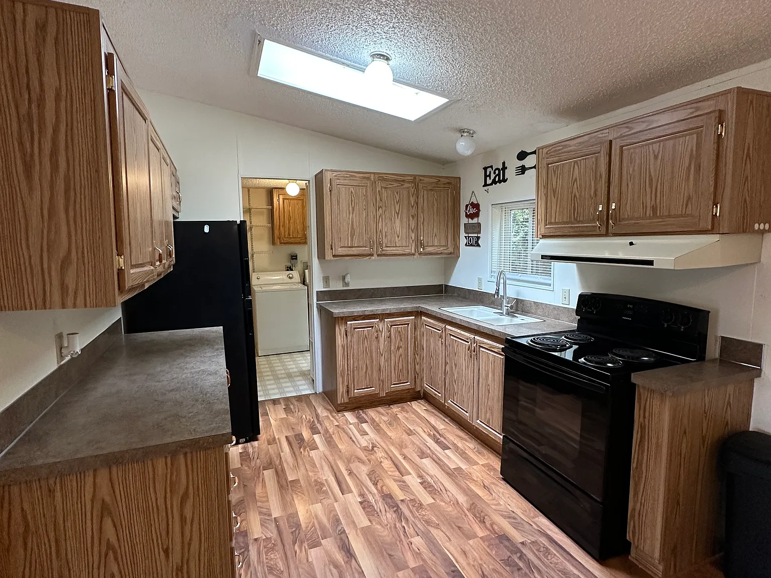 111 E Woodlane Dr — Photo 4