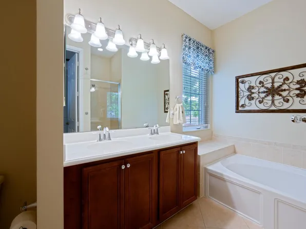 117 Glencullen Circle, Jupiter, FL 33458