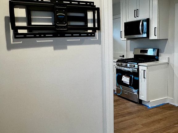 LR to kitchen