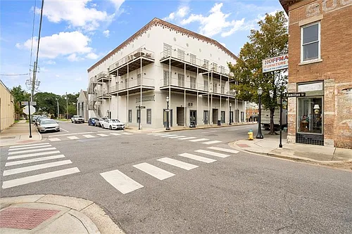 412 Dauphin St #THB Photo 1