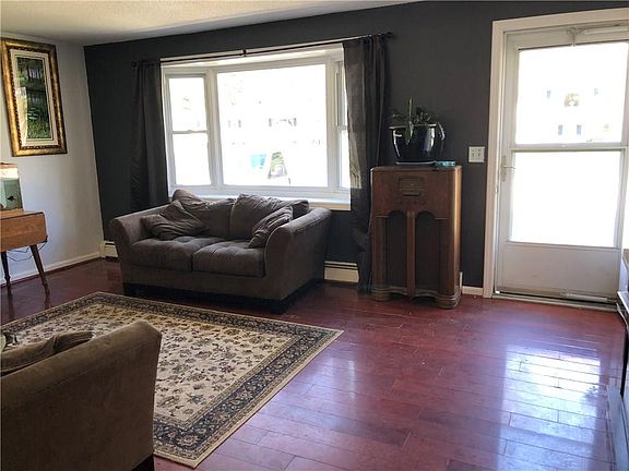 4th image of 14 Paula Dr