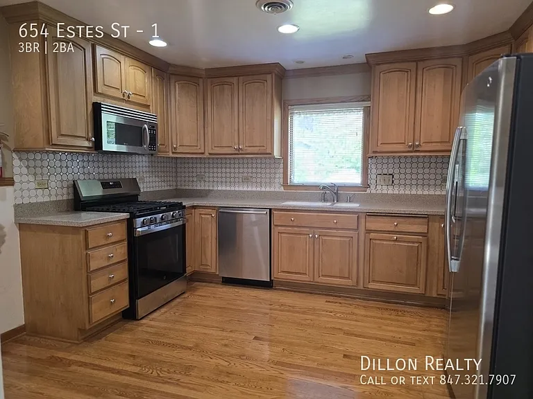 654 Estes St #1 — Photo 12