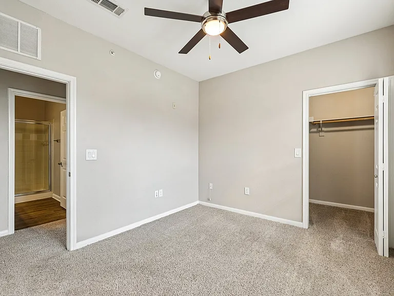 Las Brisas Apartments — Photo 153