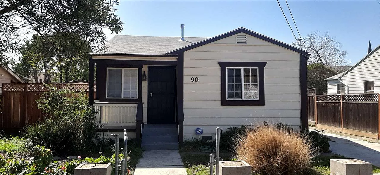 90 Lincoln St photo 1