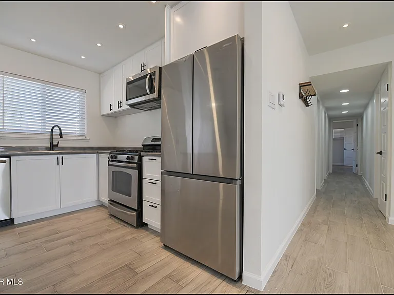8617 Darlina Dr — Photo 20