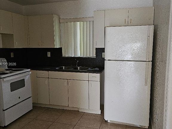 4th image of 11970 SW 217th St