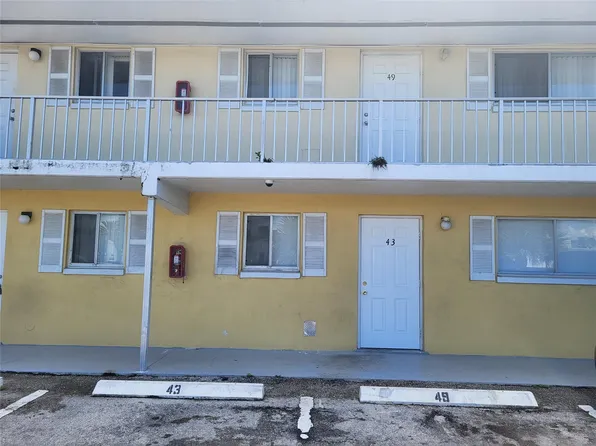 1501 Crescent Circle #E43, West Palm Beach, FL 33403