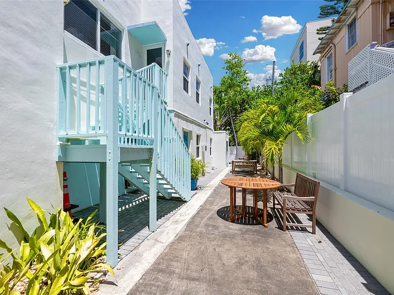 3015 Seville St #6 — Photo 23