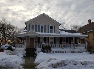 270 Center St #2, Elgin, IL 60120