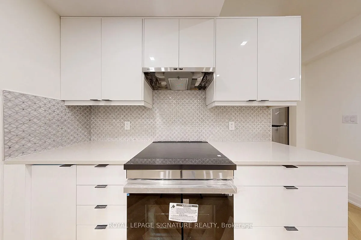 Photo 2 of 18 - 3028 William Cutmore Blvd #BASEMENT - Oakville, ON Building Photo - 3028 William Cutmore Blvd #BASEMENT