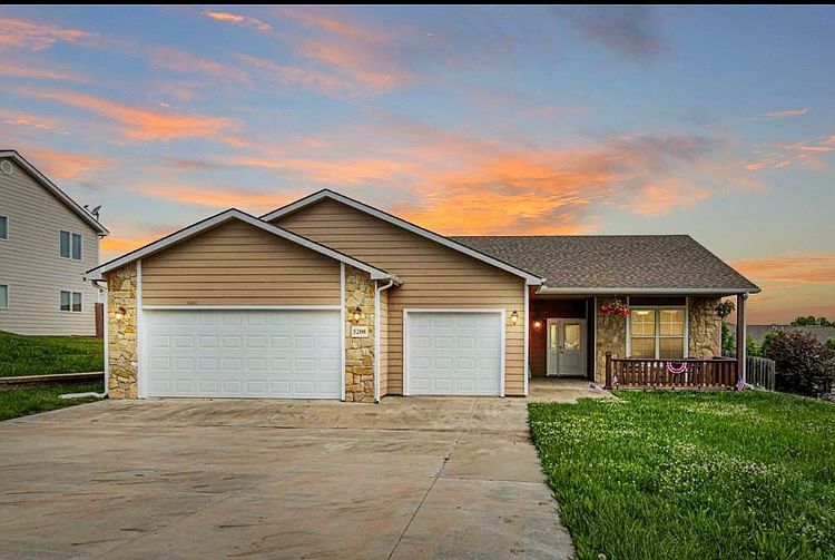 1st image of 5208 Stone Crest Dr