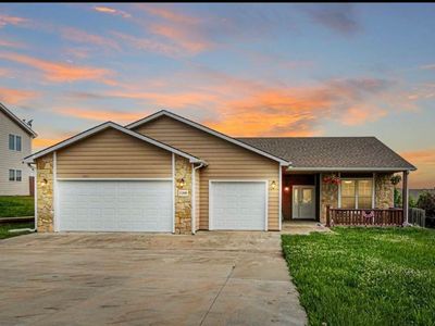 5208 Stone Crest Dr, Manhattan, KS, 66503
