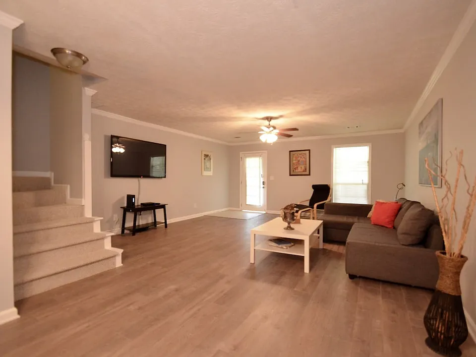 846 Park Pl NE #ID1569847P