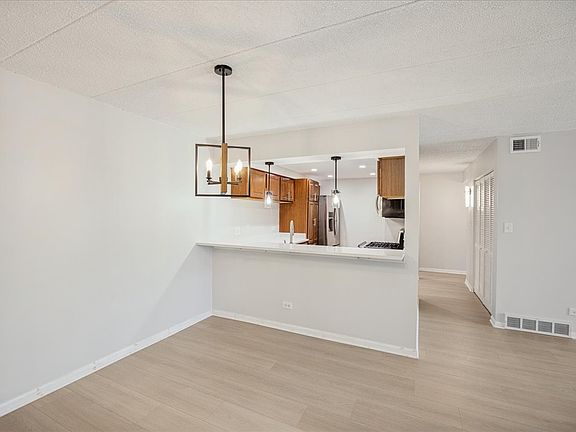 Dining-Hallway