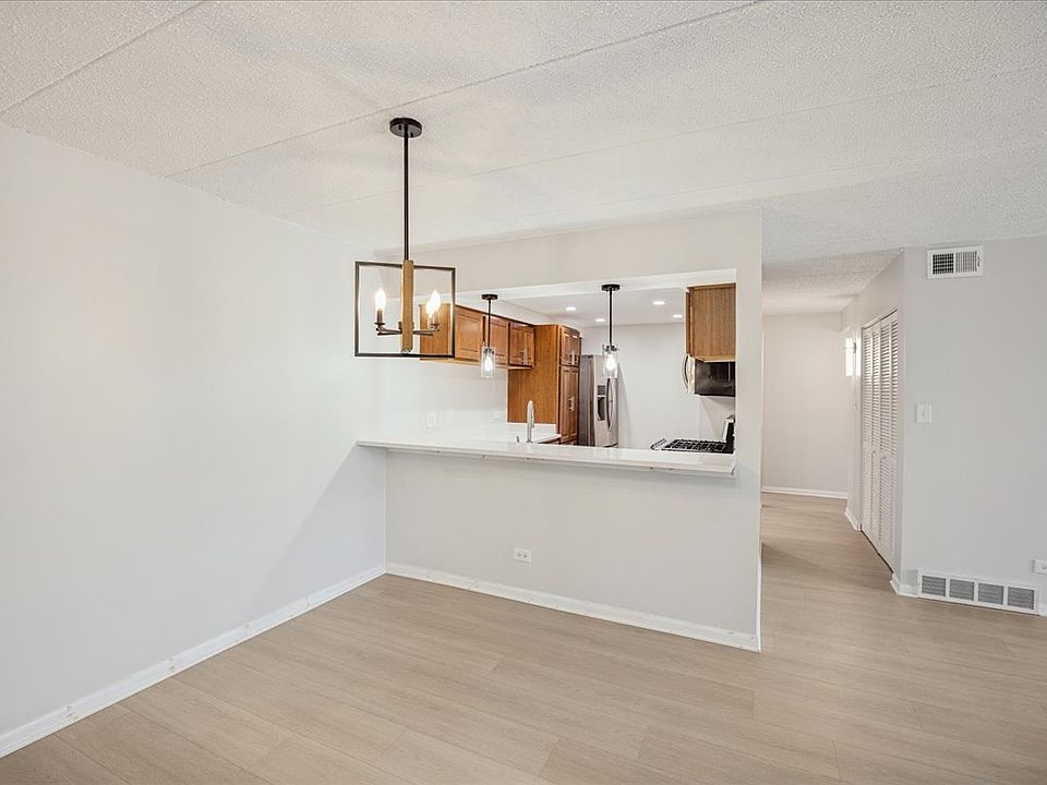 Dining-Hallway