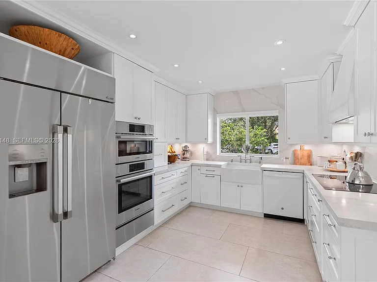 735 Benevento Ave — Photo 10