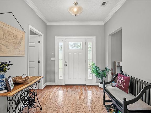 3rd image of 6338 Sun Dell Cir