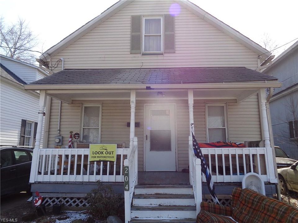 1st image of 204 E 22nd St