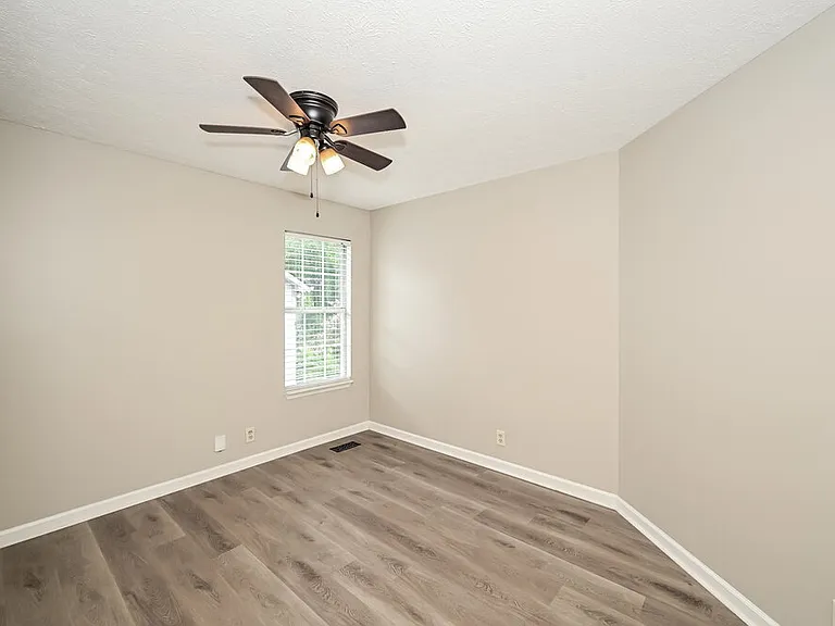 5340 Village Way — Photo 12