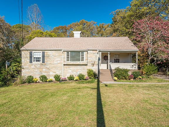 2nd image of 4015 Garden Dr