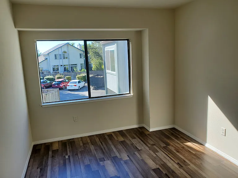 315 Westmont Pl — Photo 4