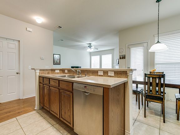 5th image of 7419 Ravenhill Dr