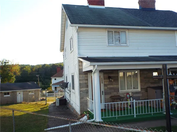 2524 2nd St, Grindstone, PA 15442