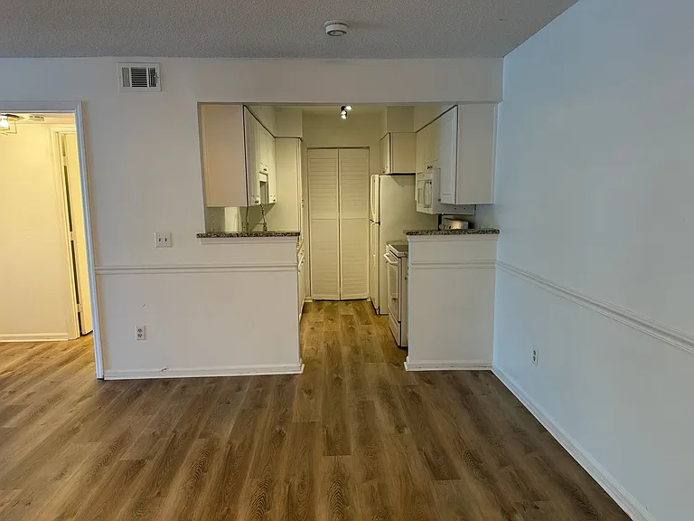 13 Forest Cove Cv — Photo 3