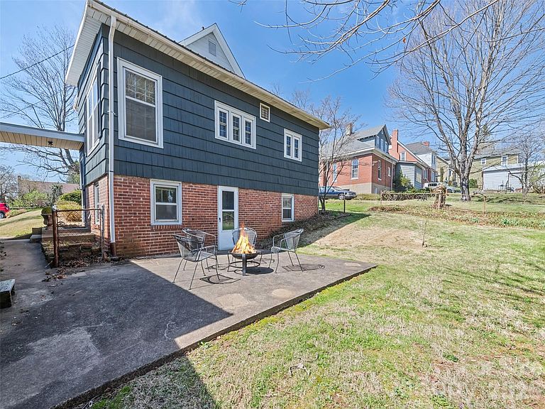 Listing photo 5