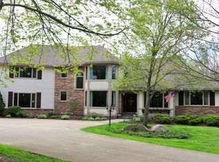 9380 Rail King Ct, Chagrin Falls, OH 44023