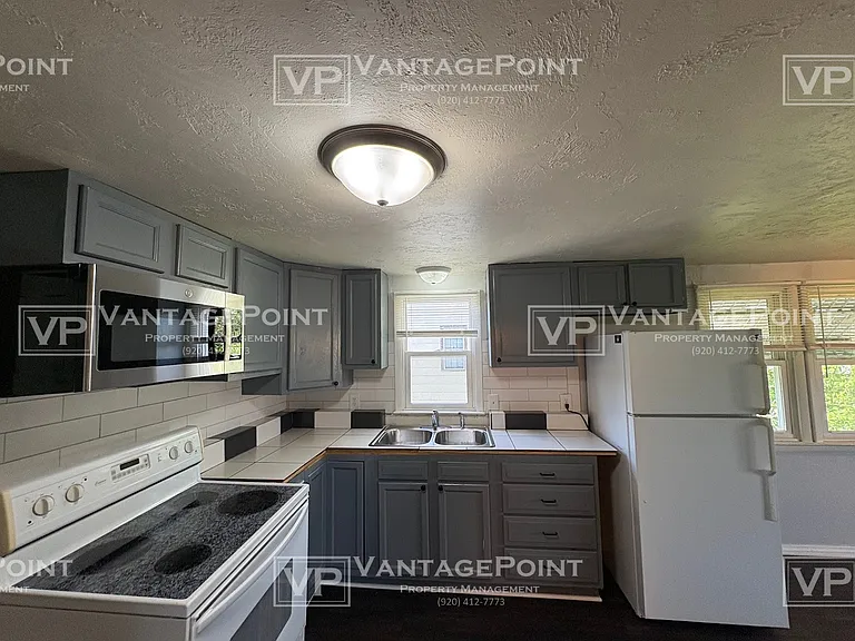 1929 S 10th St — Photo 2