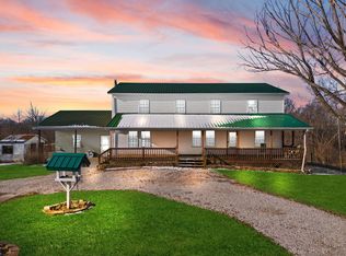 966 Oak Ridge Rd, Vanceburg, KY 41179