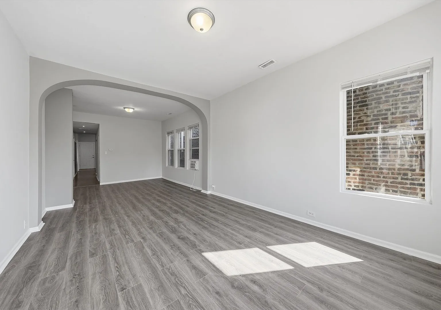 3 bed, 1000 sqft, $1,750 — Photo 4