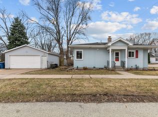 1044 Grand St, Oshkosh, WI 54901