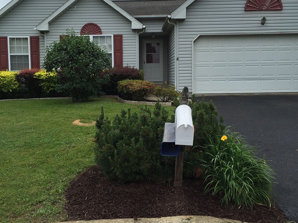 1st image of 55 Crown Dr