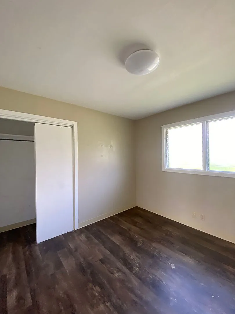 Single Family 3 Bedroom/1 Bath — Photo 4