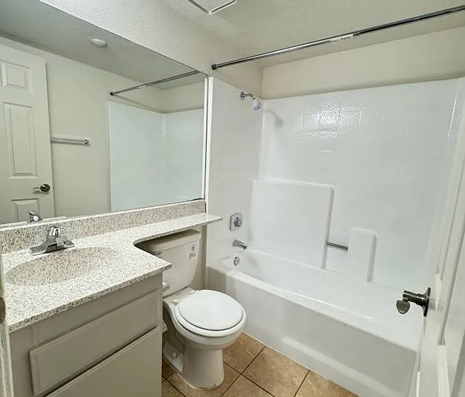 Northport Apartments — Photo 8